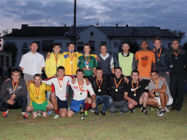 Итоги чемпионата города Канаш по футболу среди взрослых команд сезона 2013 года