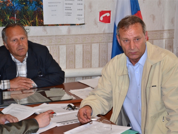 Глава администрации района провел совещание по вопросам строительства и ремонта жилых домов в поселке Восход