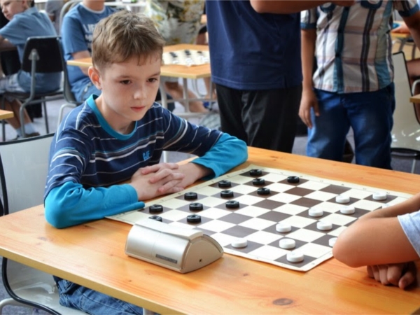Одиннадцатилетний чебоксарец Даниил Леонидов стал абсолютным победителем первенства мира по русским шашкам