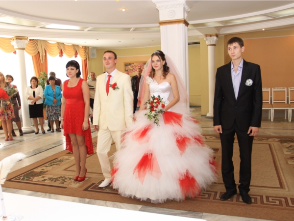 Осенний сезон свадеб в Алатыре успешно открыт