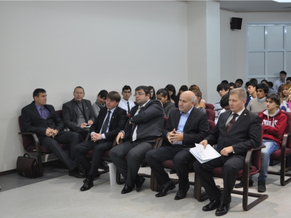 Министр культуры Чувашии Вадим Ефимов встретился с иностранными студентами, обучающимися в высших учебных заведениях Чувашии