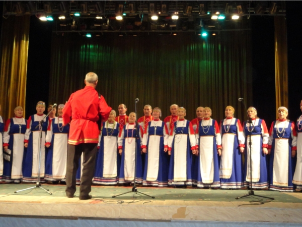 Честь и хвала старшему поколению: народный хор «Ветеран» выступил с концертной программой