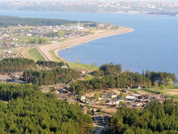 Под городским крылом
