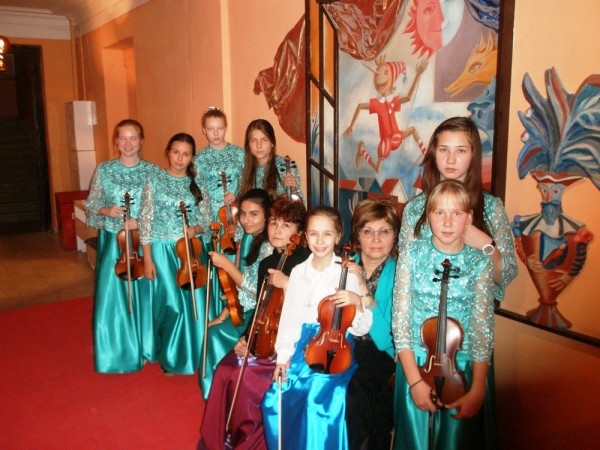 Пели скрипки