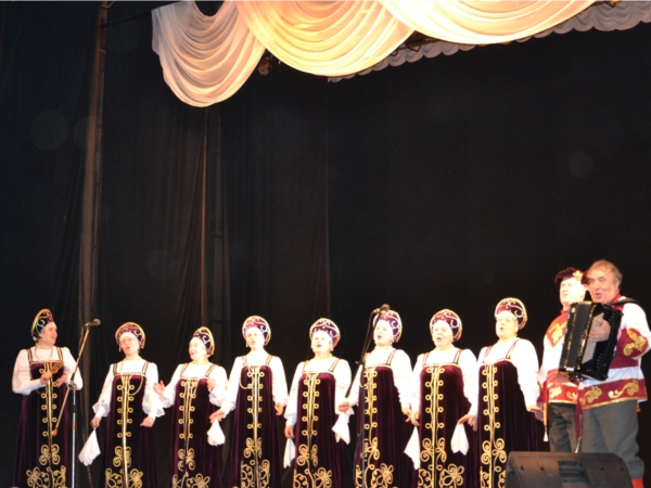 _г. Алатырь: концертная программа в городском Дворце культуры была посвящена Дню народного единства