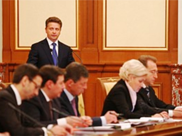 Министр транспорта РФ Максим Соколов выступил на заседании Правительства РФ с докладом «О проектах инвестиционной программы и финансового плана ОАО «Российские железные дороги» на 2014 год и на плановый период 2015 и 2016 годов»