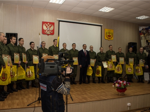 В Канаше состоялась торжественная церемония, посвященная проводам призывников в Вооруженные Силы Российской Федерации