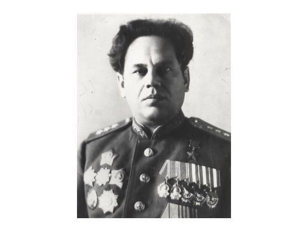 Равнение на Героев: наш земляк Александр Боголюбов - Герой Советского Союза