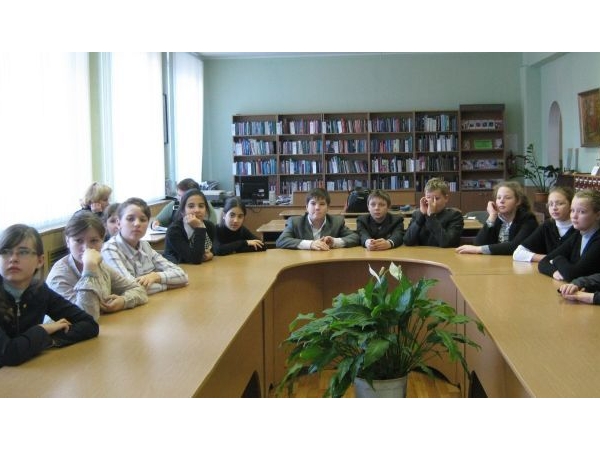 _г.Алатырь: школьникам – о Конституции Российской Федерации