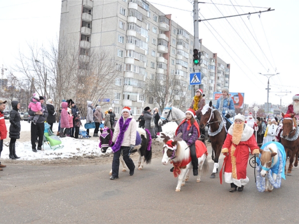 Деды Морозы, стройтесь в ряд!