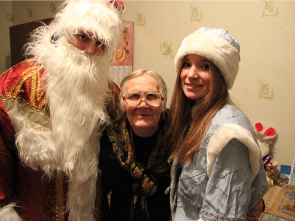 В Ленинском районе продолжается благотворительная акция «Деда Мороза вызывали?»