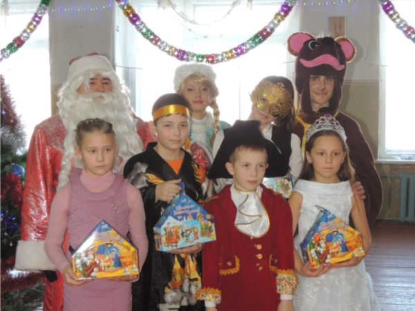 Елка главы администрации Красночетайского района собрала самых талантливых и одаренных детей