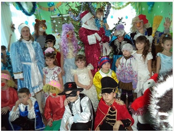 _г. Алатырь: новогодний праздник детям помогли организовать спонсоры