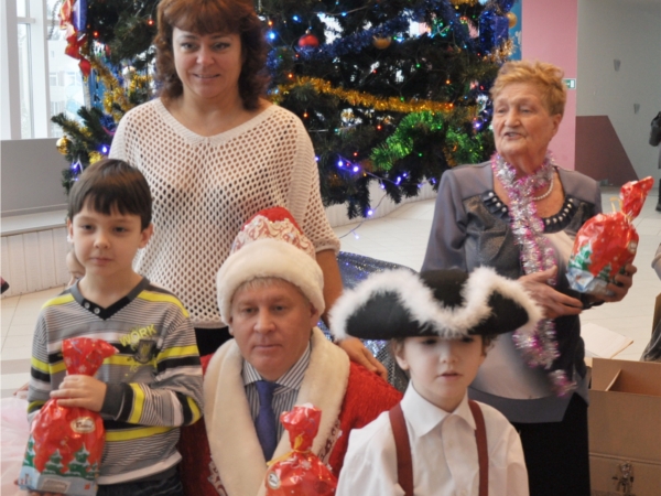 г. Новочебоксарск: Рождественская сказка для детей с ограниченными возможностями здоровья