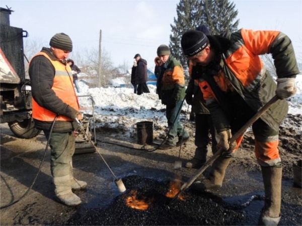 В Чебоксарах усиливают зимний ремонт городских магистралей