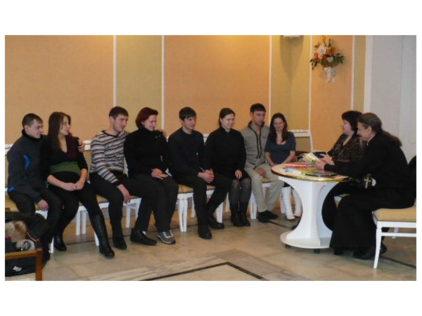 _В «молодежную гостиную» отдела ЗАГС города Алатыря были приглашены будущие новобрачные