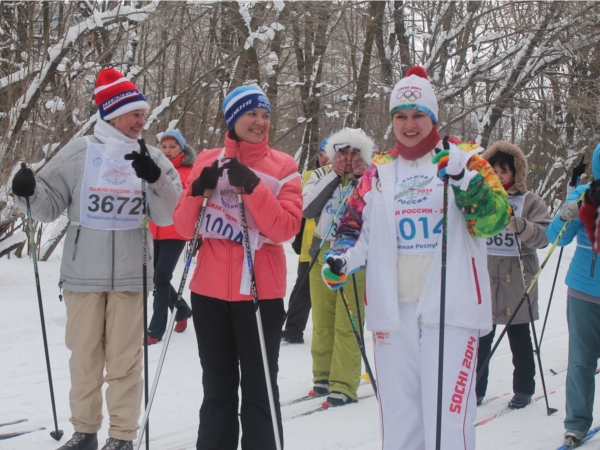 «Лыжня России-2014»: вице-премьер Алла Самойлова в Новочебоксарске приняла участие в лыжной гонке