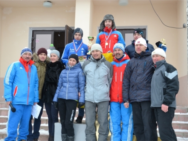 Сборная команда города Канаша по лыжным гонкам готовится к основным стартам сезона участием в соревновательной деятельности