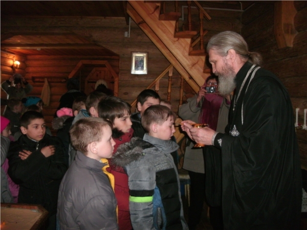 Учащиеся младших классов МБОУ «Кувакинская СОШ» посетили храма Рождества Предтечи и Крестителя Господня Иоанна