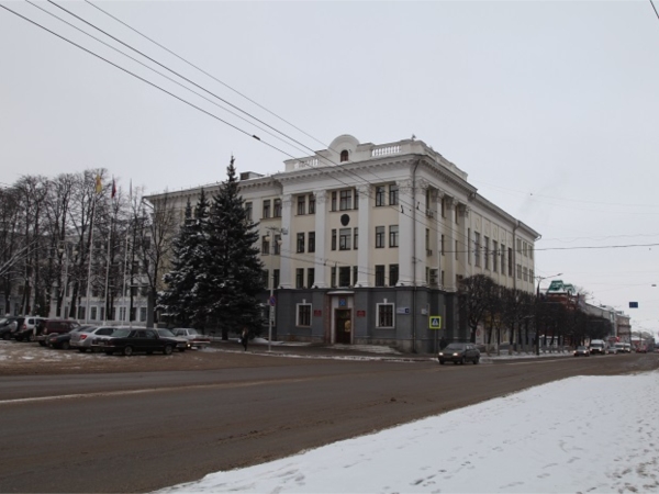 Леонид Черкесов поставил городским службам основные задачи на текущую неделю. В числе приоритетных – противопаводковые мероприятия и ямочный ремонт
