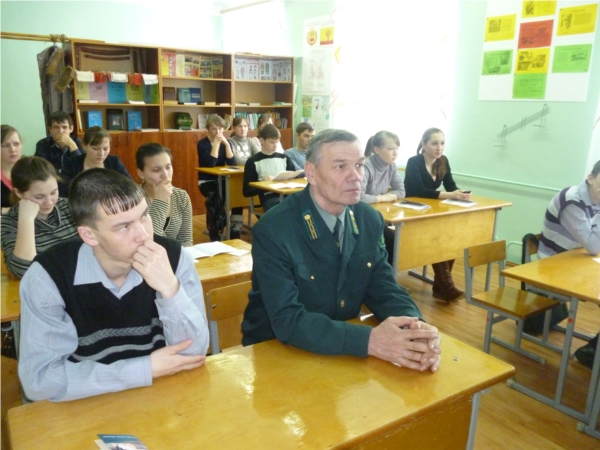 Представители Шумерлинского лесничества провели профориентационную встречу с учащимися Ходарской СОШ