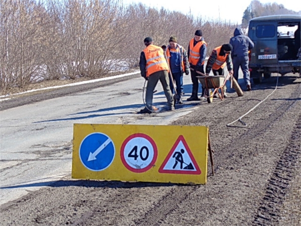 О выполнении работ по весеннему содержанию автомобильных дорог в республике