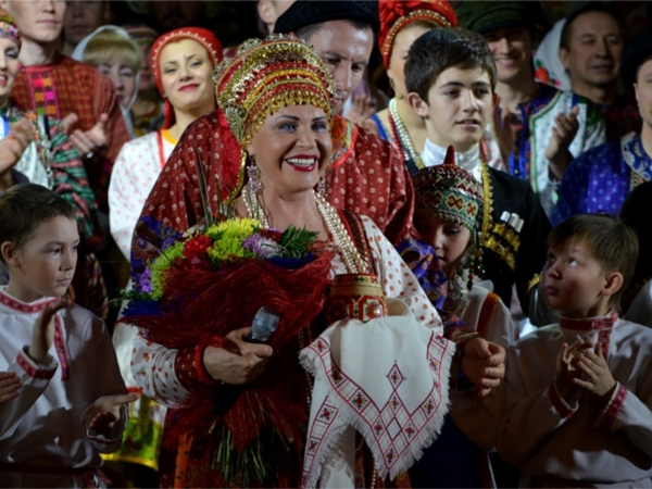 В День работника культуры аликовская земля приняла Всероссийский фестиваль-марафон «Песни России»