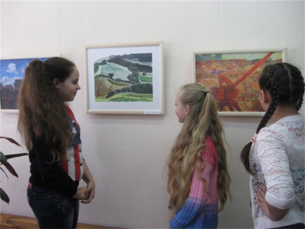 В Порецкой картинной галерее открылась выставка «Элли Юрьев – негасимый огонь творчества»