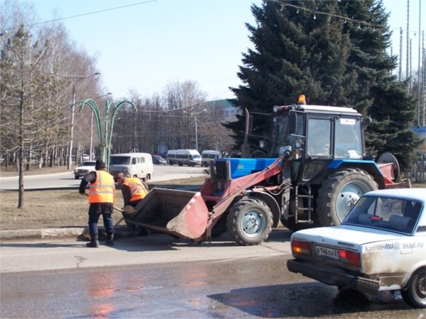 Город прихорашивается после зимы: «Дорэкс» приступил к межсезонным работам