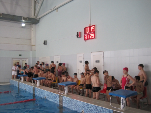 В плавательном бассейне ДЮСШ «Локомотив» прошло первенство города Канаш среди учащихся общеобразовательных школ