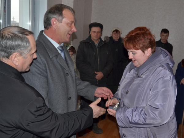 Алатырский район: 11 семей получили ключи от новых квартир в поселке Восход