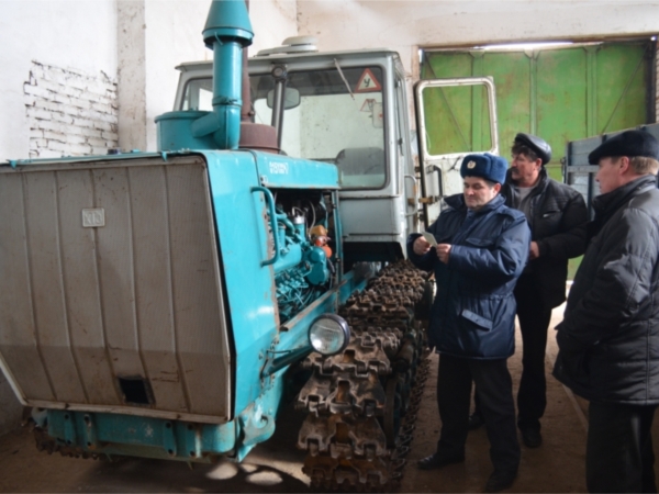 Весенне-полевые работы-2014: первыми в Мариинско-Посадском районе технический осмотр прошли трактора профессионального училища № 28