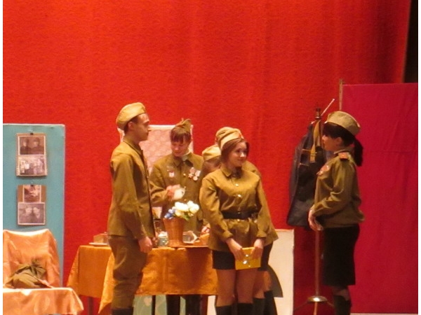 В рамках районного фестиваля «Эхо Победы» - спектакль «Ромео и Джульетта в солдатских шинелях»
