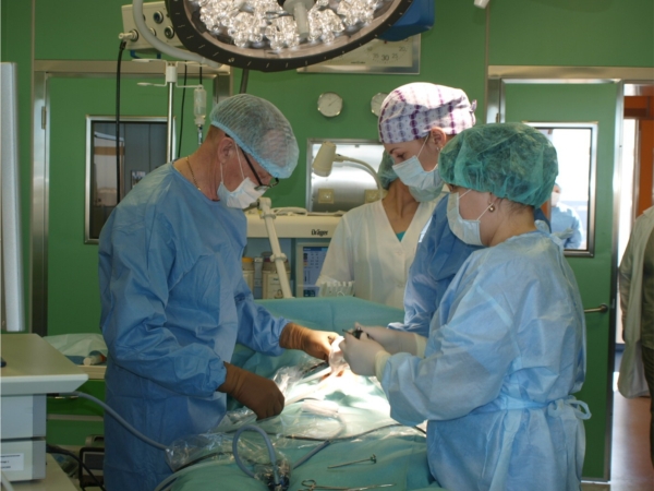 «Операции без разрезов» значительно сокращают время пребывания маленьких пациентов в стационаре