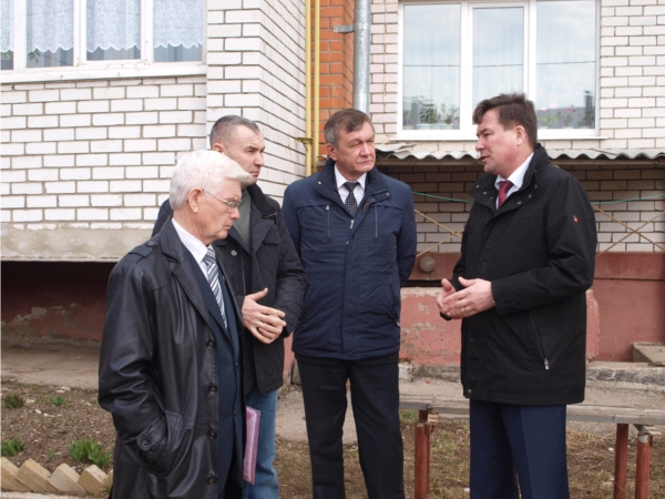 В рамках Единого информдня Аликовский район посетил министр строительства, архитектуры и жилищно-коммунального хозяйства Олег Марков