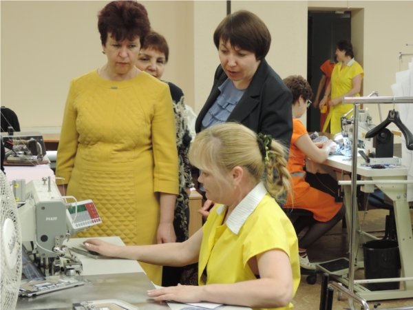 Активисты женского движения Новочебоксарска посетили ЗАО «Элита»