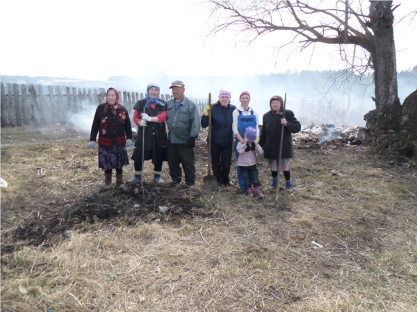 В Карабай-Шемуршинском сельском поселении состоялся очередной субботник