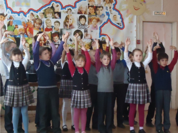Художественные коллективы Дома детского творчества провели благотворительную концертно–развлекательную программу «Доброта спасет мир!» для детей детского приюта