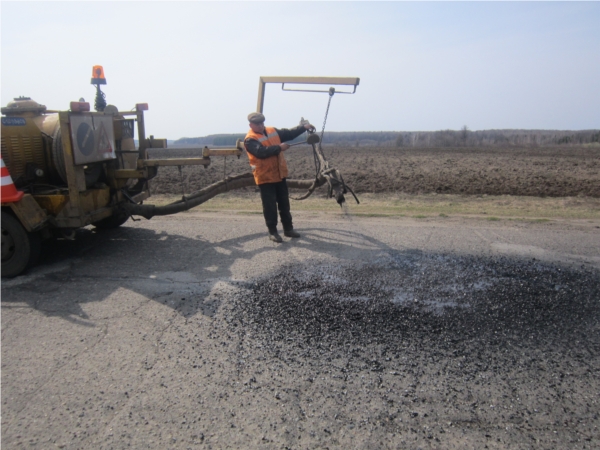 Канашский район: ямочный ремонт на автодорогах продолжается