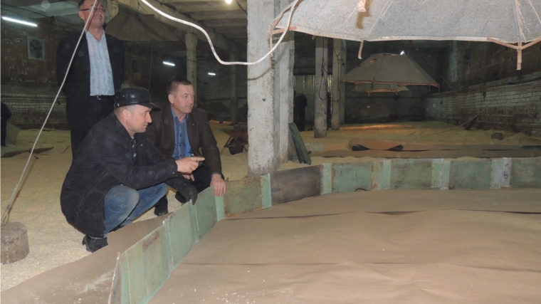 Глава администрации Красночетайского района ознакомился с производственной площадкой по доращиванию цыплят-бройлеров