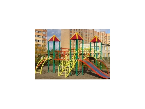 Детские дворовые площадки начали устанавливать в столице Чувашии