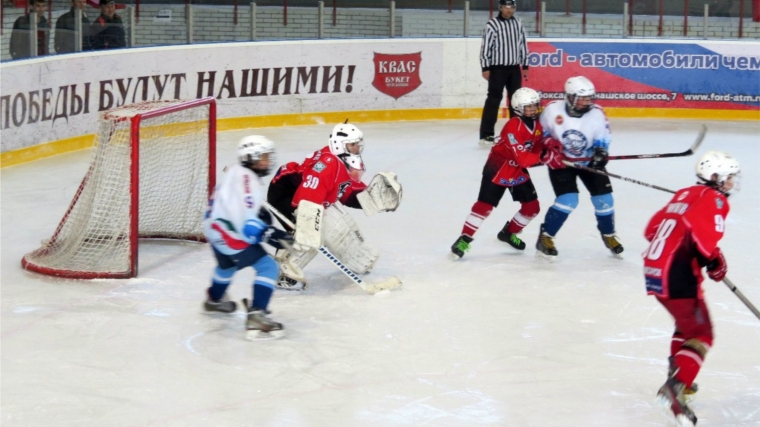 В Новочебоксарске стартовал хоккейный турнир среди юношей 2000 года рождения, посвященный 69-й годовщине Великой Победы