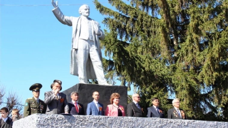 Министр В.Филиппов принял участие в торжествах Канаша, посвящённых Дню Победы