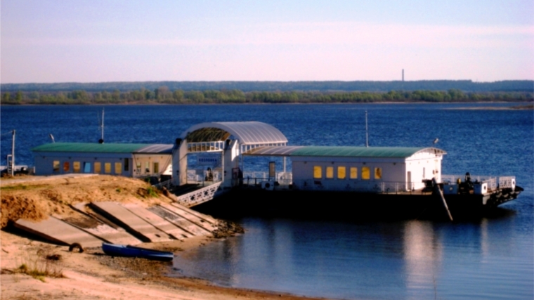 На набережной города Козловка установлен дебаркадер
