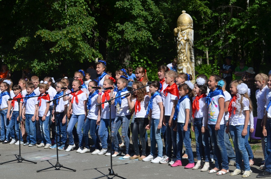 Фестивалем певческого творчества отметили Международный день защиты детей в городе Шумерле