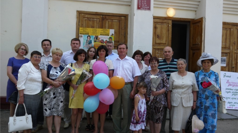 Глава Ядринской районной администрации Владимир Кузьмин работников социальной сферы поздравил с профессиональным праздником