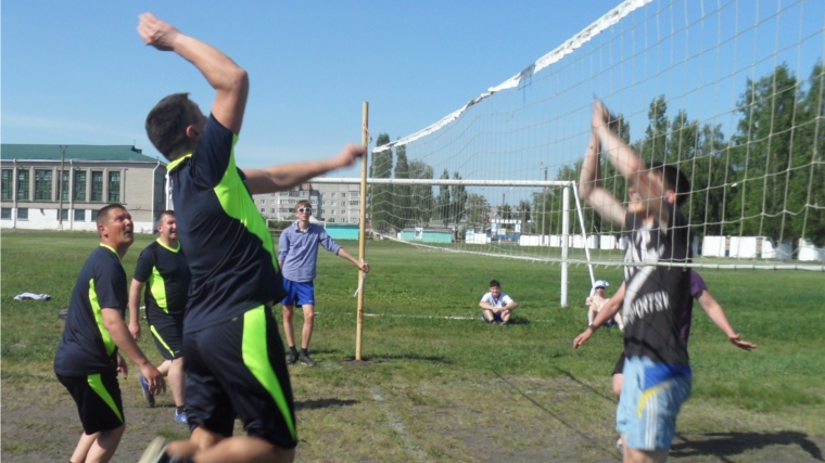 _В Алатыре прошёл городской турнир по уличному волейболу