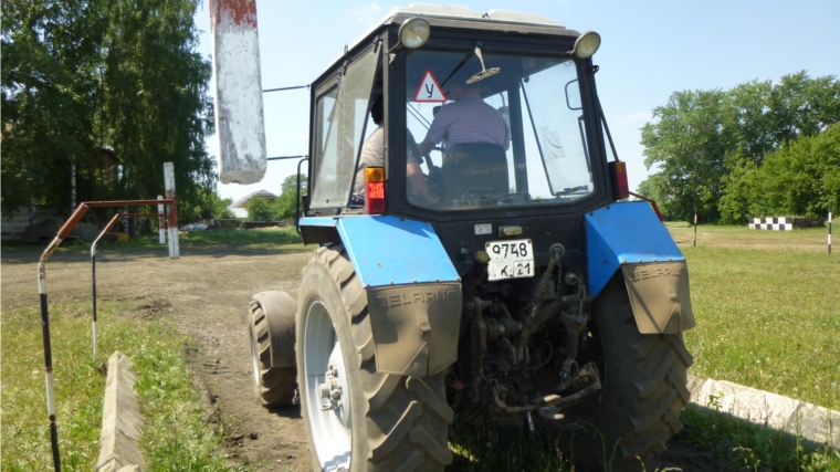 Экзамены в Урмарской автошколе ДОСААФ