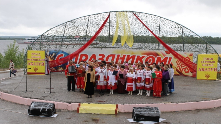 Праздник песни, труда и спорта «Акатуй-2014» в Козловском районе подвел итоги весенне-полевых работ земледельцев