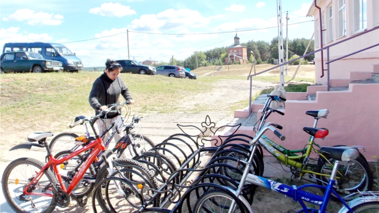 В Чебоксарах ещё на 2 велопарковки стало больше: спортивные школы поддерживают велодвижение столицы